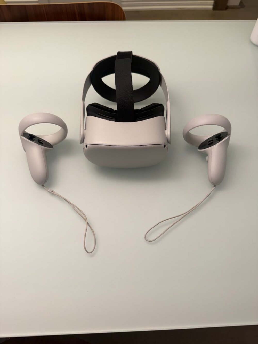 MINT - Meta Oculus Quest 2 256GB - Picture 5 of 5